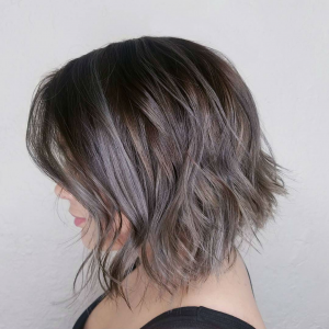 Ash-brown streak for a cool effect