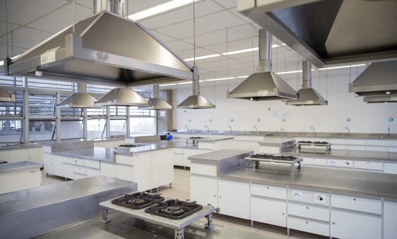 commercial kitchen cleaning the kitchen