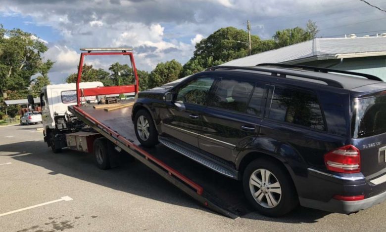 flatbed truck towing