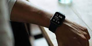 Photo of Smartwatch and What are the Benefits of Smartwatch?
